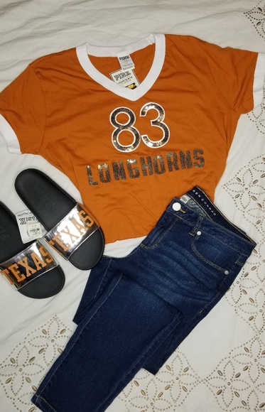 SOLD * Victoria Secret pink UT college sandals - Picture 6 of 6